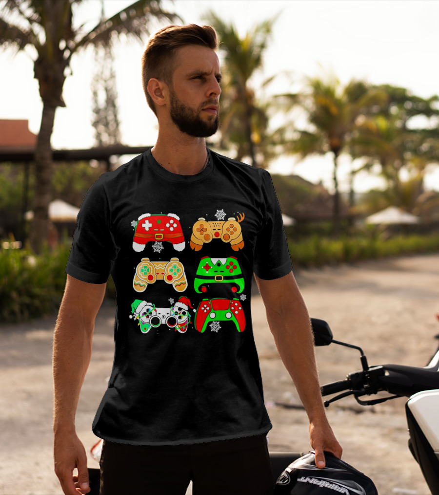 Santa Elf Gaming Controllers Christmas Gamer Holiday T-Shirt
