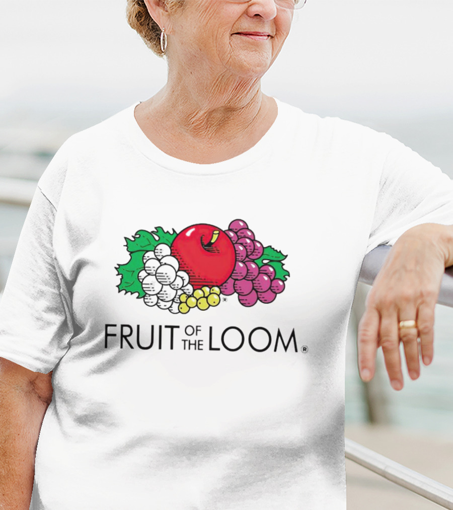 FRUIT OF THE LOOM Logo With Apples Grapes And Leaves T-Shirt