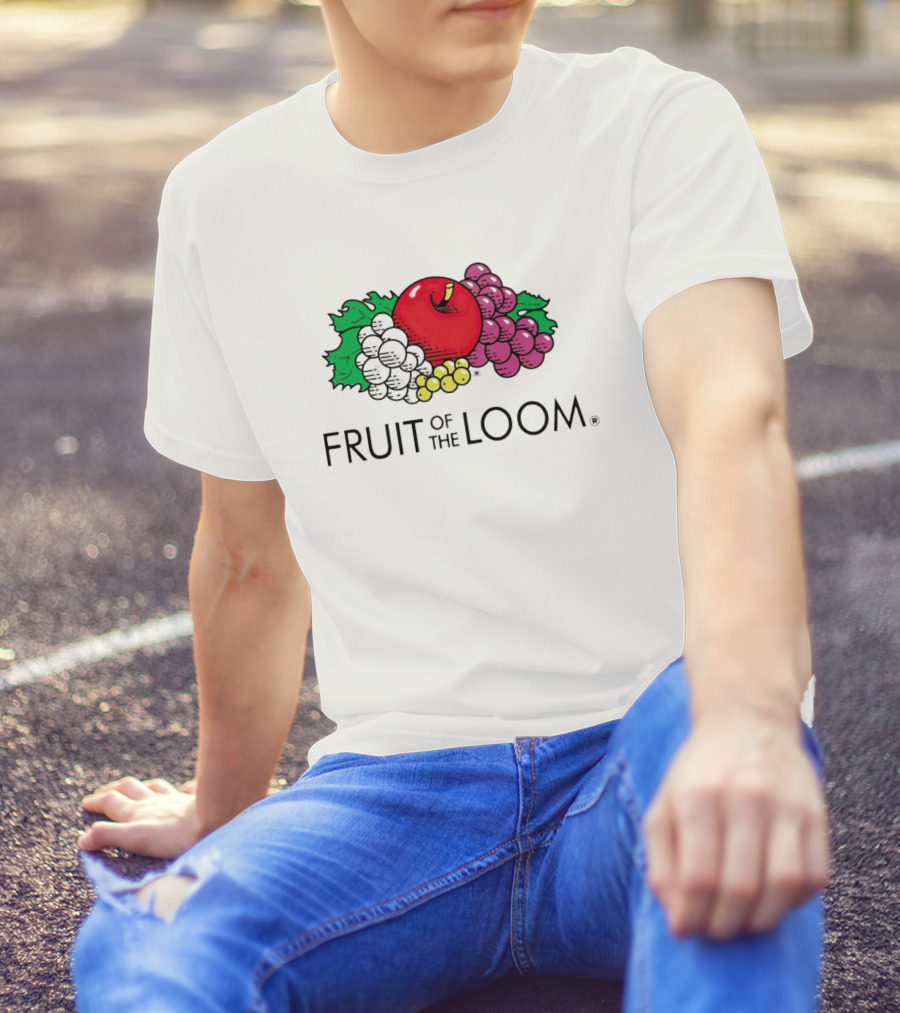 FRUIT OF THE LOOM Logo With Apples Grapes And Leaves T-Shirt