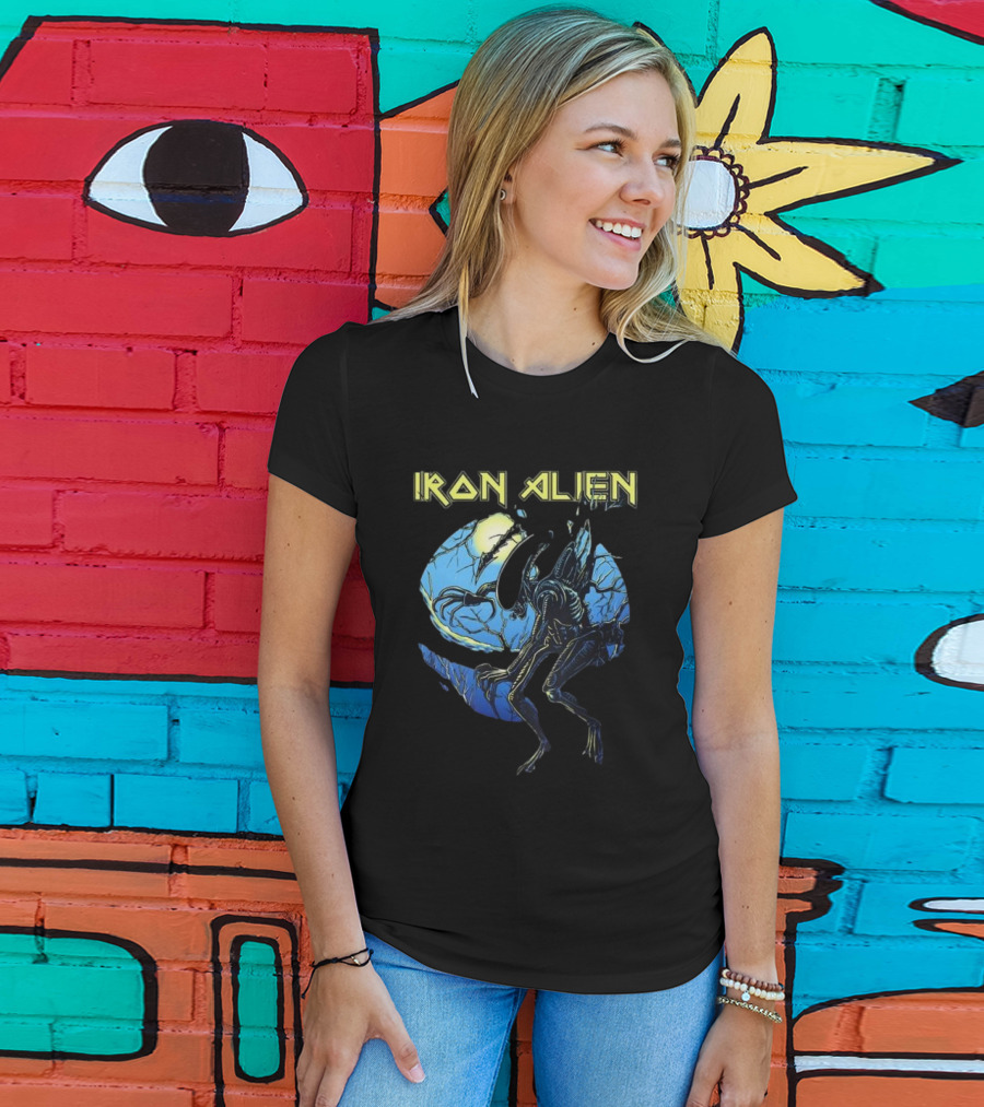 Iron Alien Xenomorph Moonlight Scene T-Shirt
