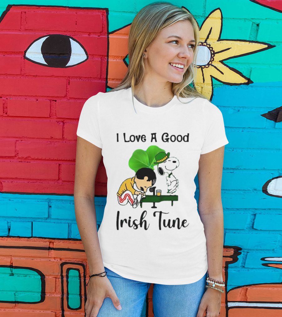 I Love A Good Irish Tune St Patrick Day Snoopy Piano Shamrock T-Shirt