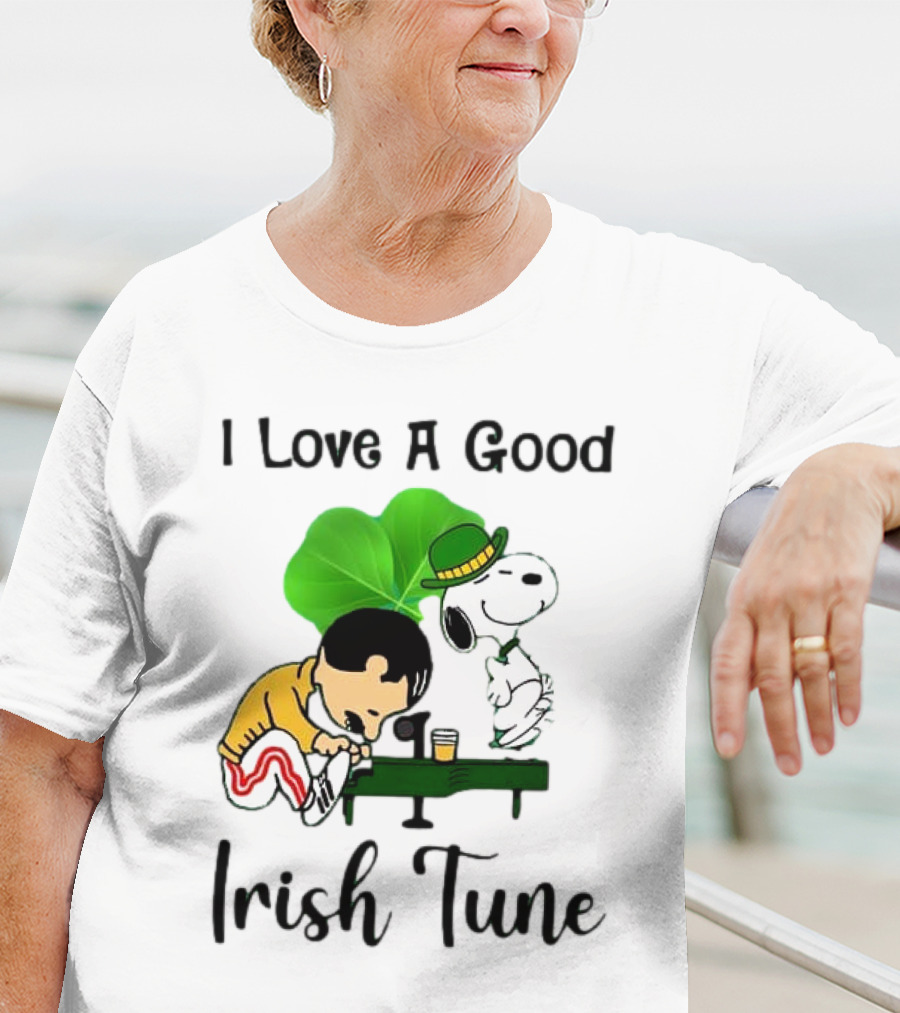 I Love A Good Irish Tune St Patrick Day Snoopy Piano Shamrock T-Shirt