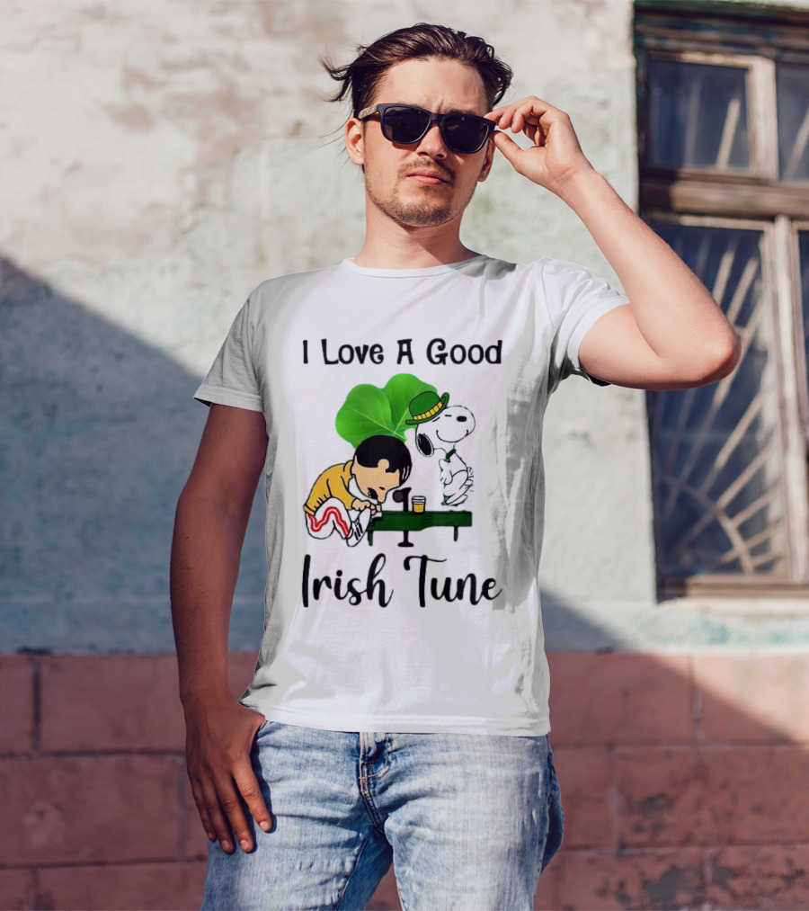 I Love A Good Irish Tune St Patrick Day Snoopy Piano Shamrock T-Shirt