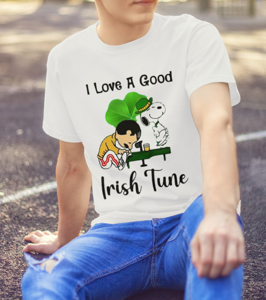 I Love A Good Irish Tune St Patrick Day Snoopy Piano Shamrock T-Shirt