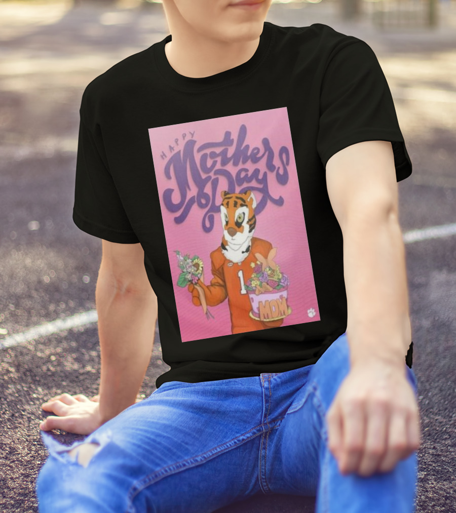 Clemson Tigers Mother's Day Celebration With Bouquet And Mom Cake T-Shirt