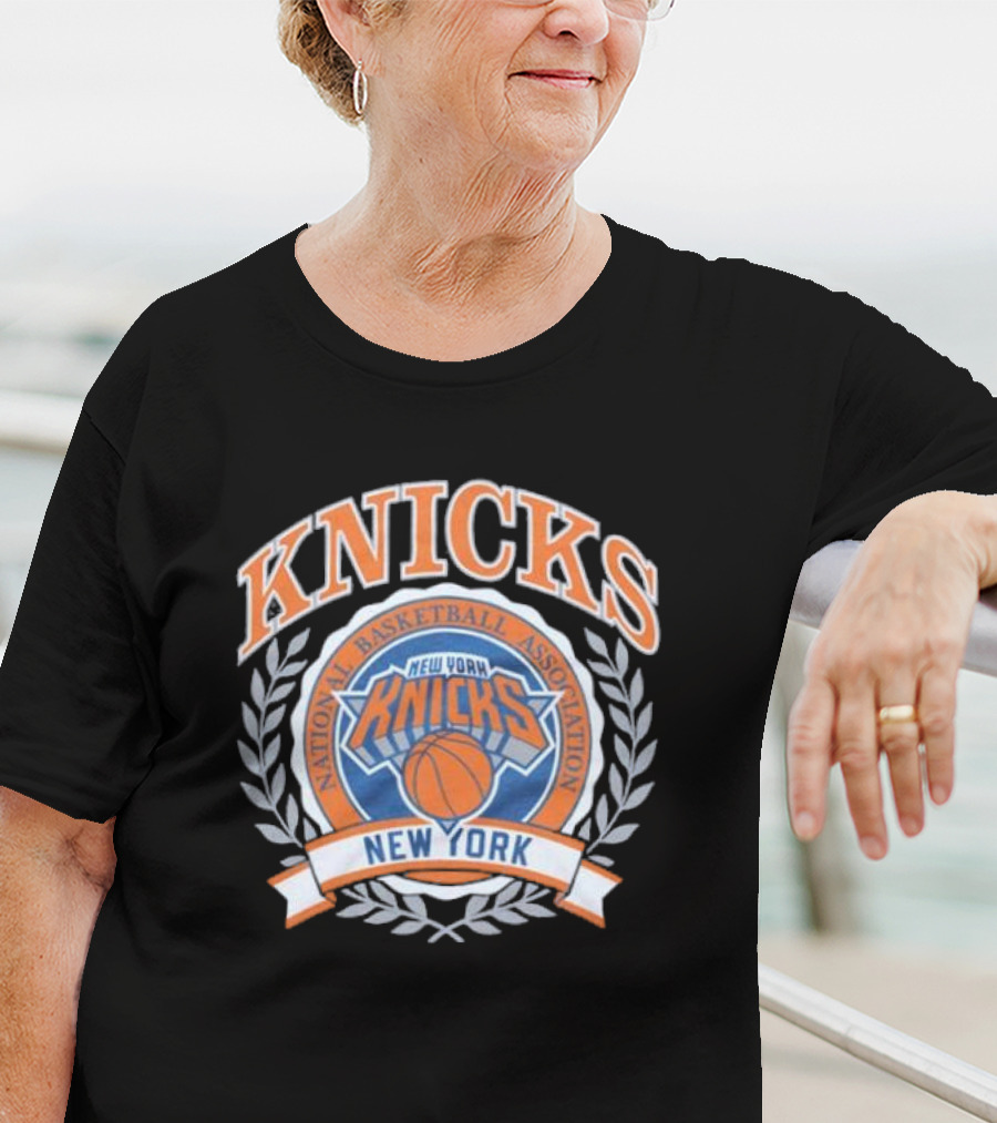 New York Knicks National Basketball Association Crest T-Shirt