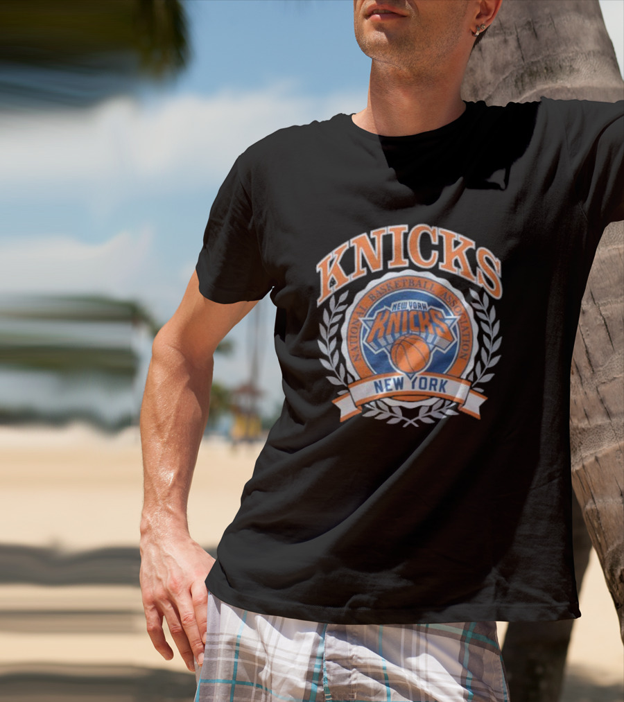 New York Knicks National Basketball Association Crest T-Shirt