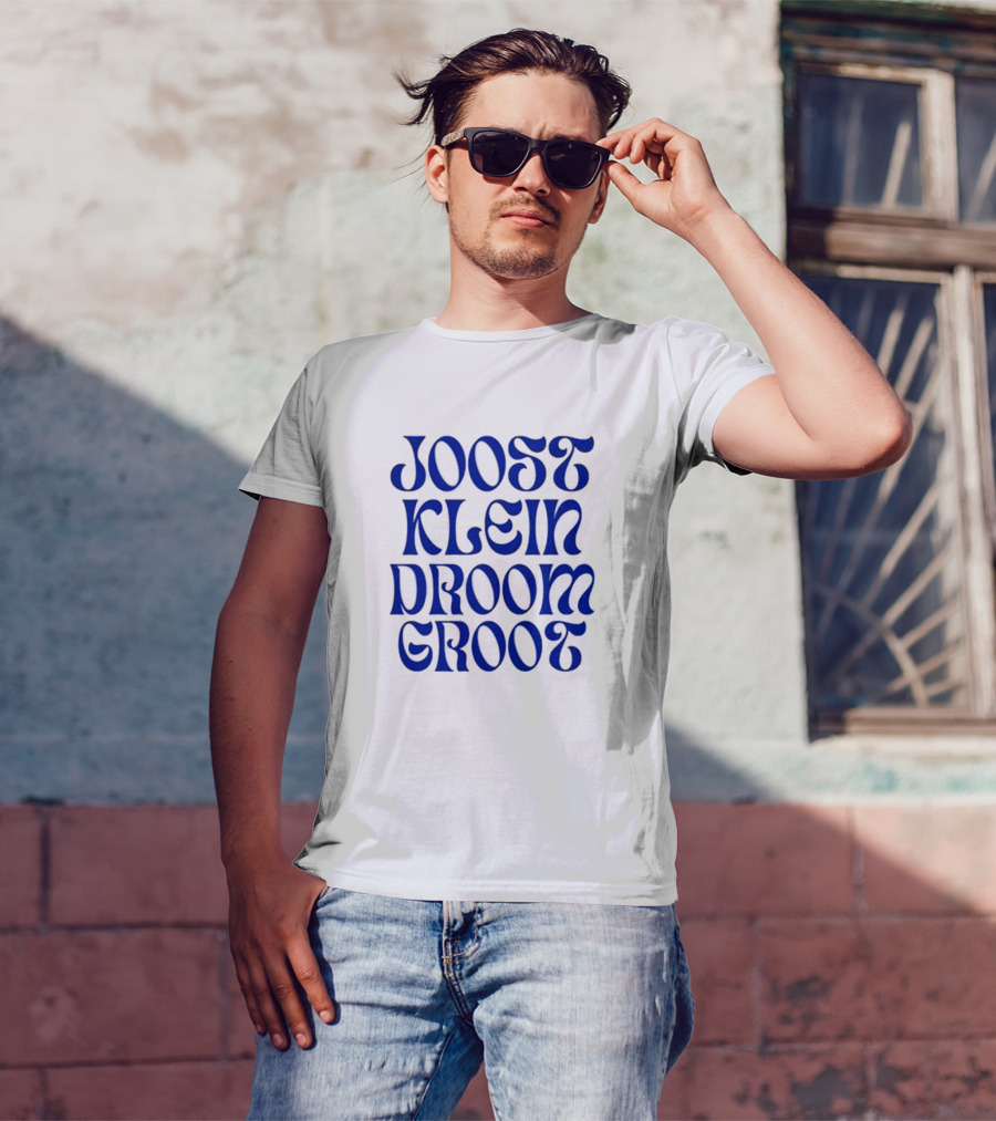 Joost Klein Droom Groot Retro Bold Blue Typography T-Shirt