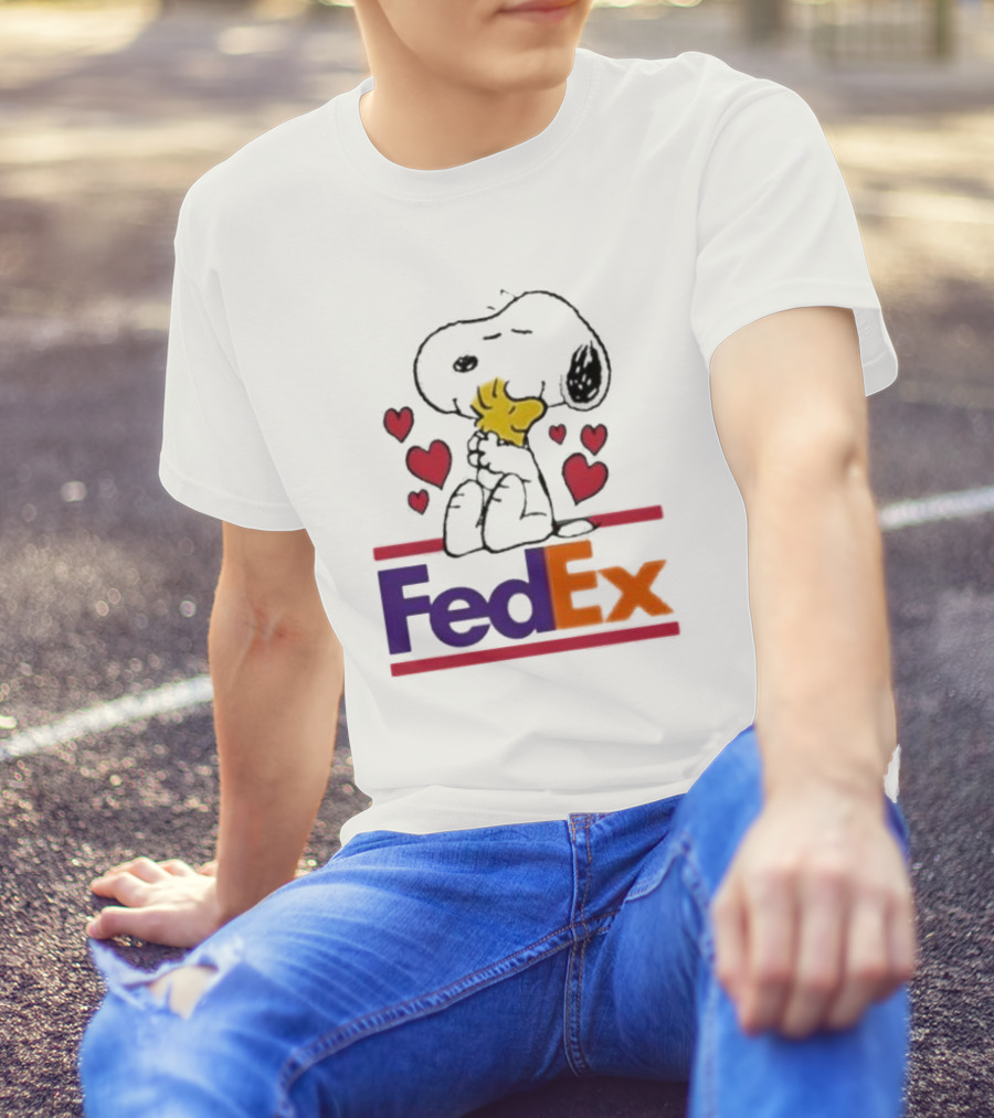Snoopy Woodstock Hugs Hearts FedEx T-Shirt