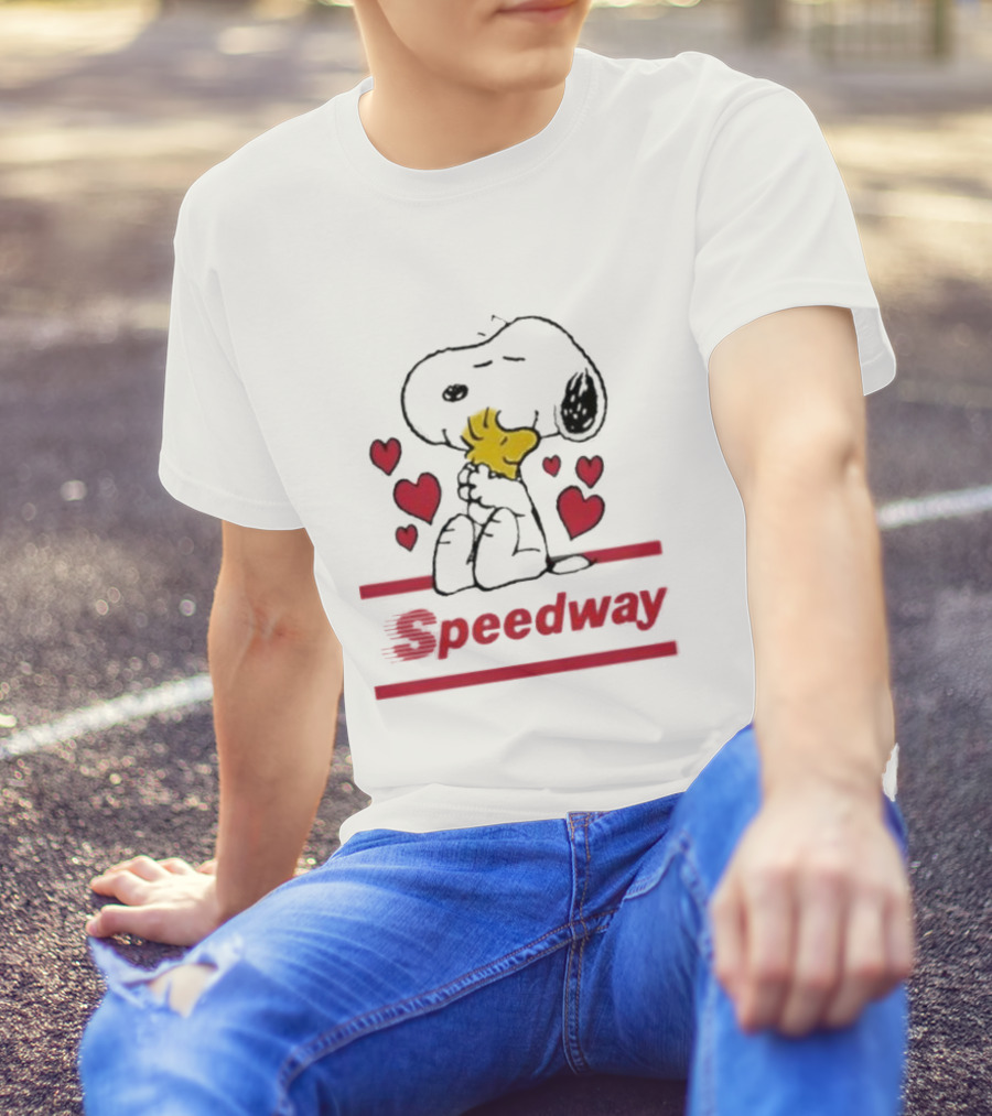Snoopy Holding Woodstock Surrounded By Hearts Speedway T-Shirt