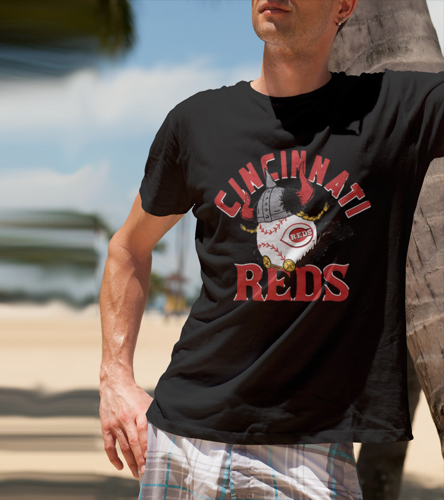 Cincinnati Reds Viking Baseball Helmet And Horns T-Shirt