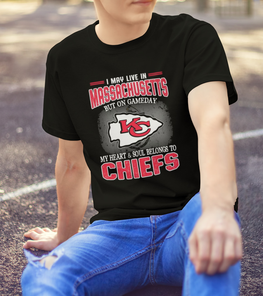 Massachusetts Resident Gameday Loyalty Kansas City Chiefs Heart And Soul T-Shirt