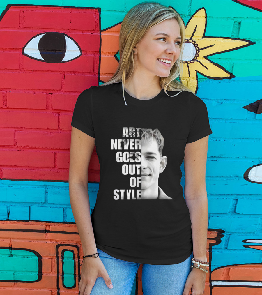 Art Never Goes Out Of Style Iconic Portrait Half Face T-Shirt