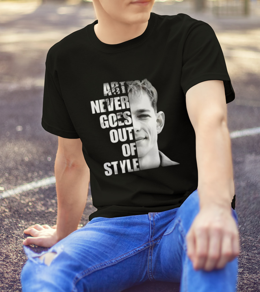 Art Never Goes Out Of Style Iconic Portrait Half Face T-Shirt
