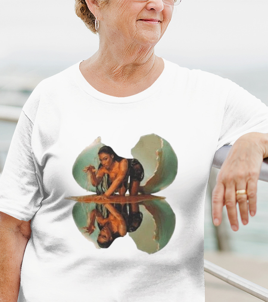 Megantheestallion Megan Sand Hatching Reflection Image T-Shirt