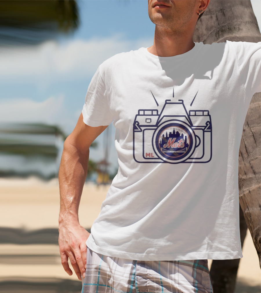 New York Mets Camera Logo With Skyline And Bridge M.L T-Shirt