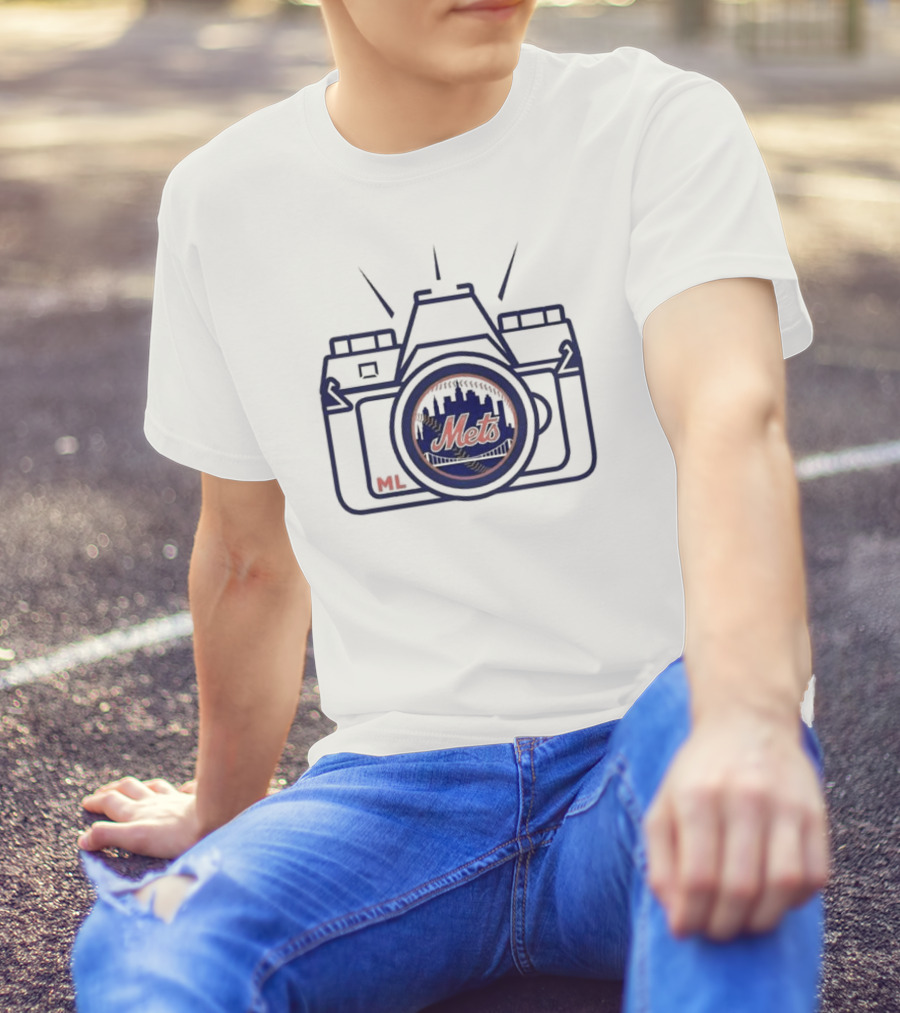 New York Mets Camera Logo With Skyline And Bridge M.L T-Shirt