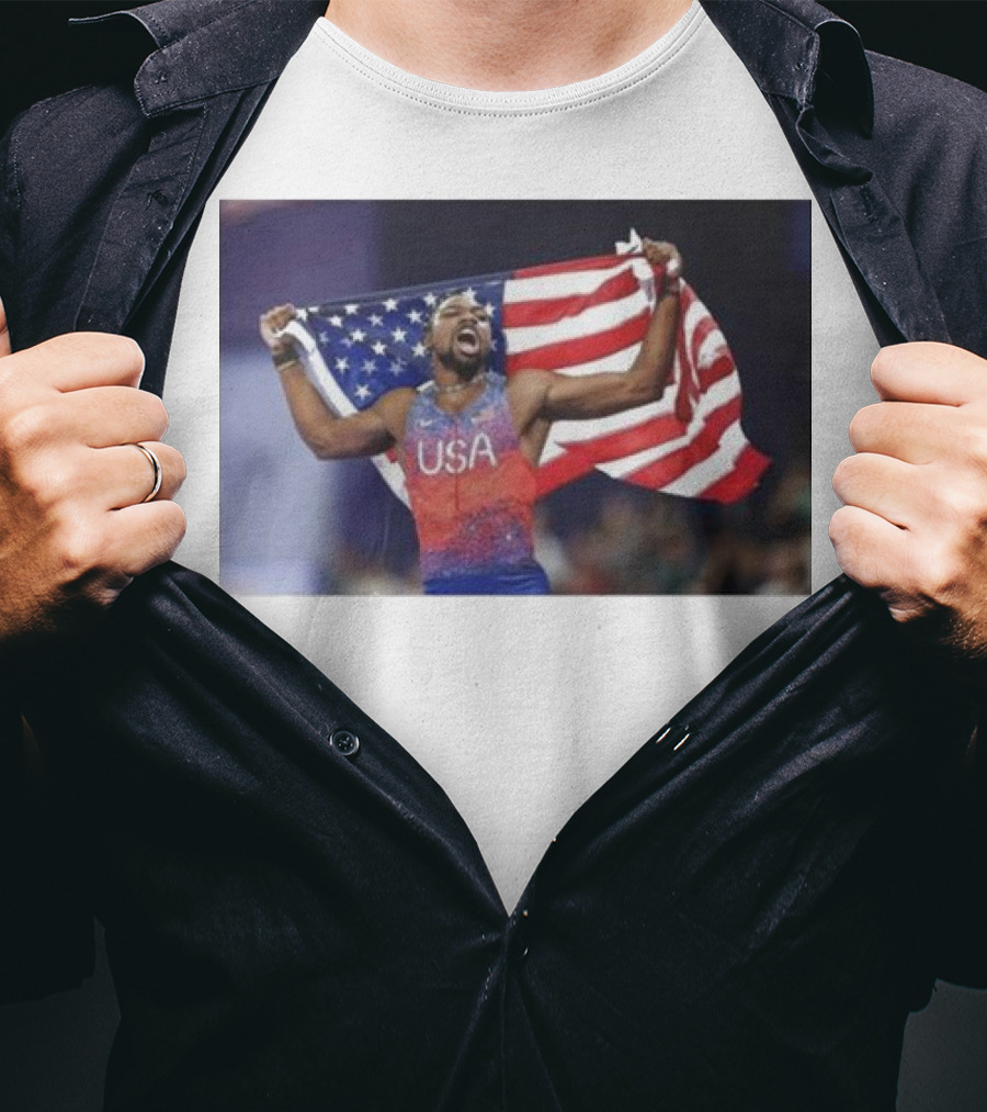 USA Track Champion Noah Lyles Celebrates 100M Victory Paris Olympics T-Shirt