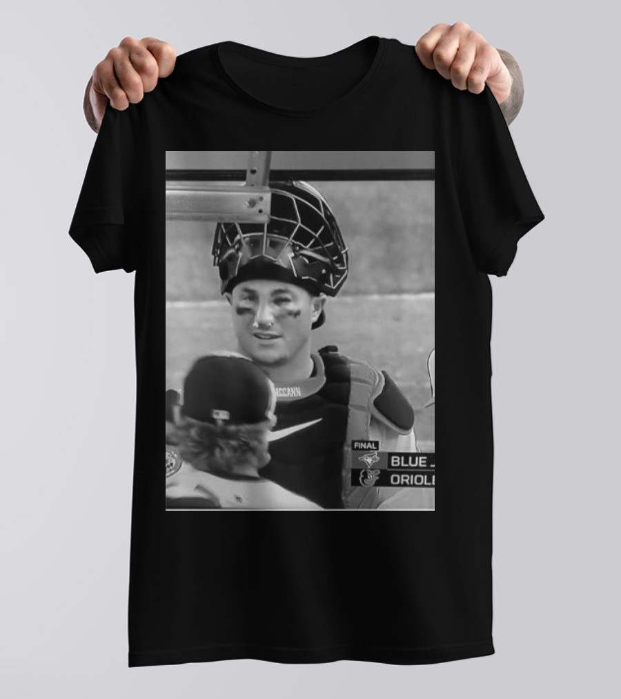 Orioles Catcher James Mccann Nosebleeds After Hit In Face During Game Against Blue Jays T-Shirt