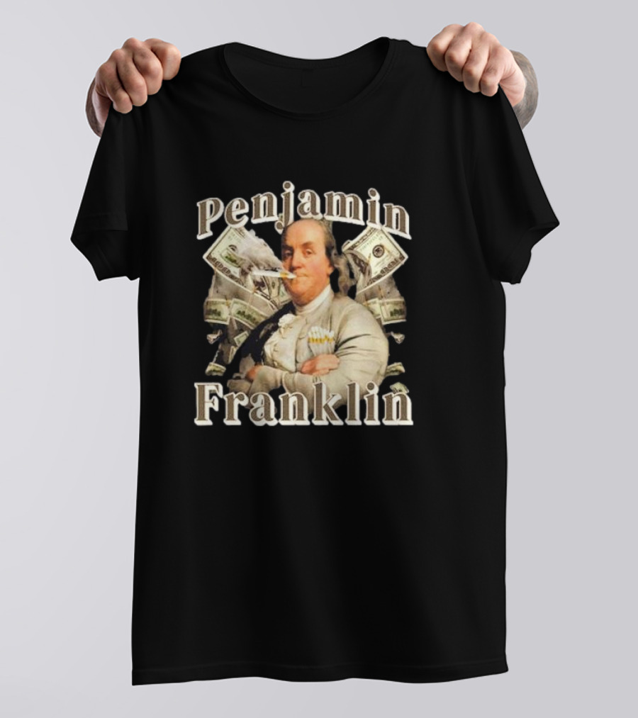 Penjamin Franklin Smoking Dollars Bills In Background T-Shirt