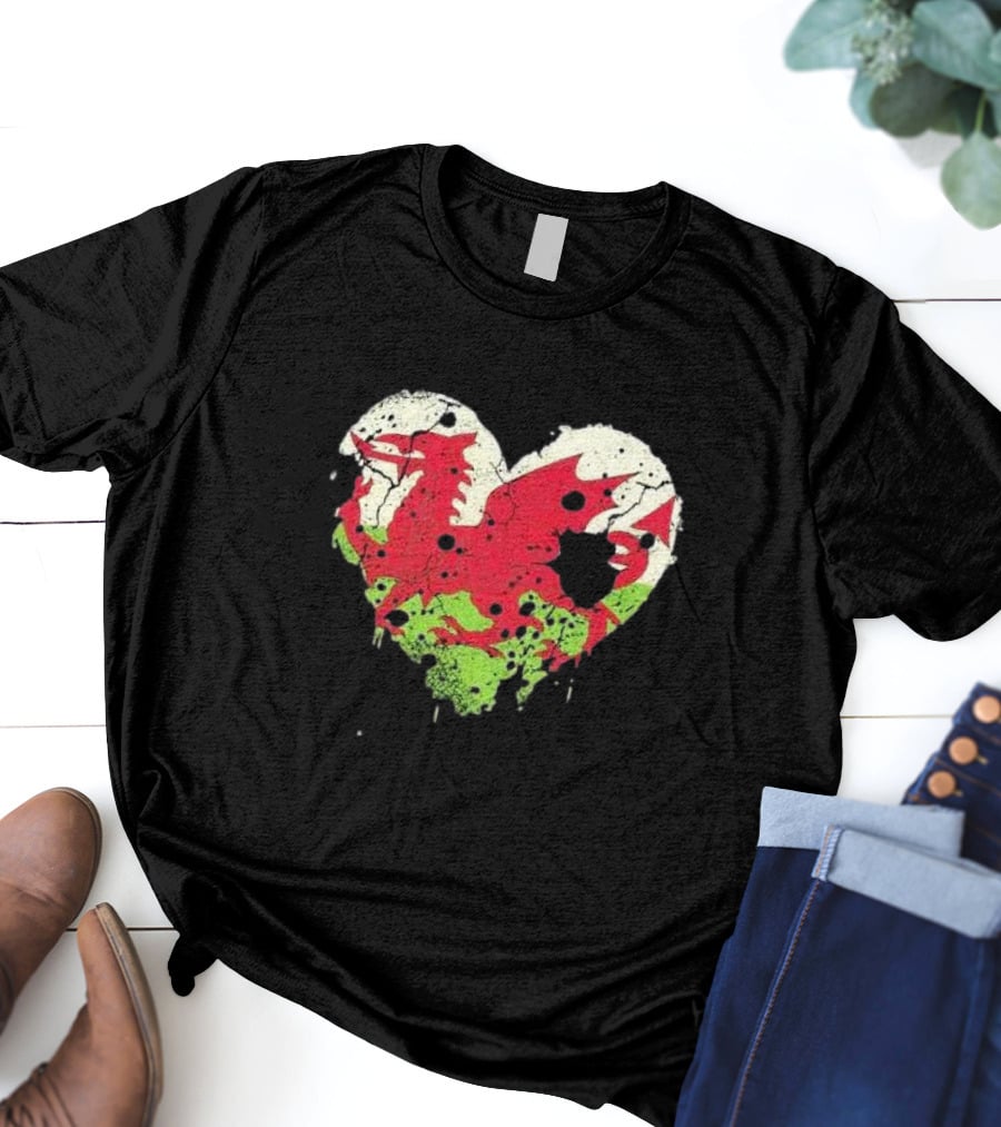 Love Flag Wales Welsh Football Rugby Heart Dragon T-Shirt