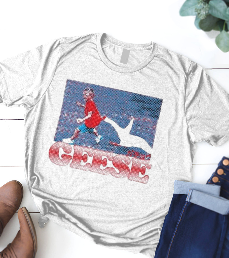 Geese Goose Bite Chase Red Shirt Kid Oval Open Mouth T-Shirt