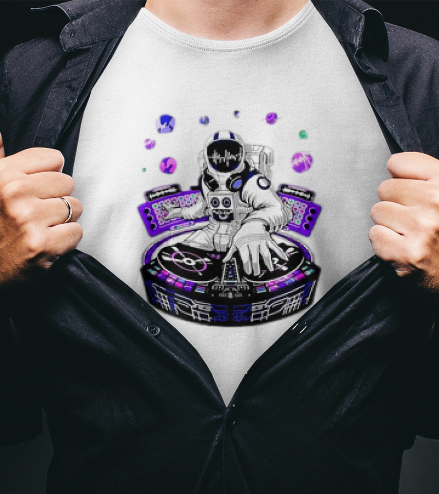 Astronaut Psychedelic DJ Psytrance Techno EDM Festival Space Music Bubbles T-Shirt