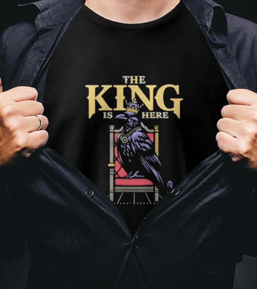 Derrick Henry The King Is Here Raven On Throne T-Shirt