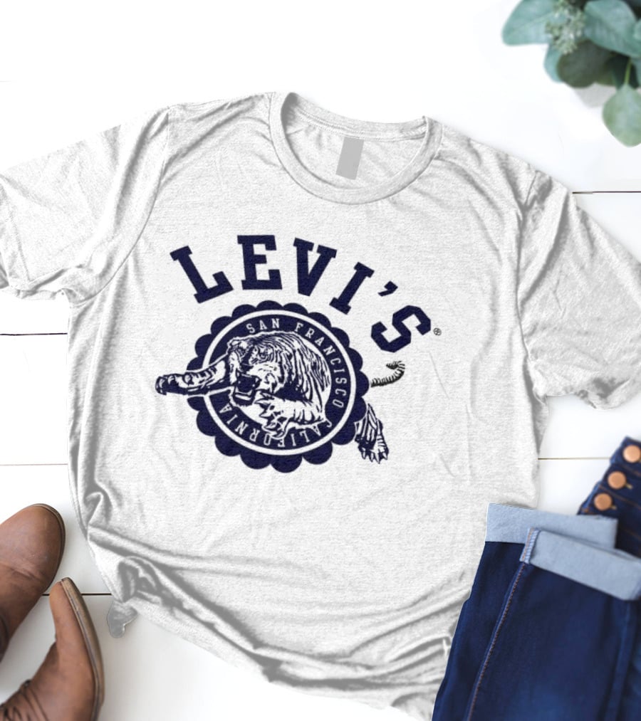 LEVI'S San Francisco California Tiger Badge T-Shirt