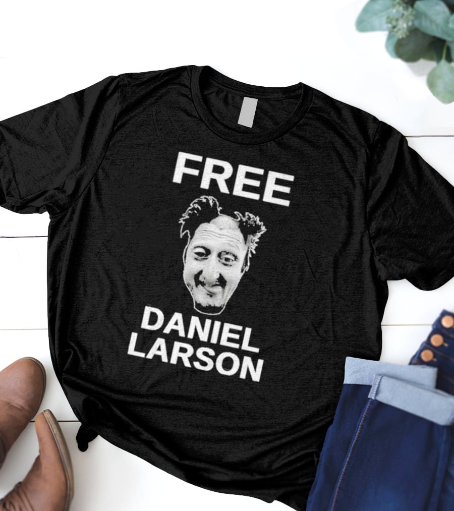 FREE DANIEL LARSON Face Meme T-Shirt