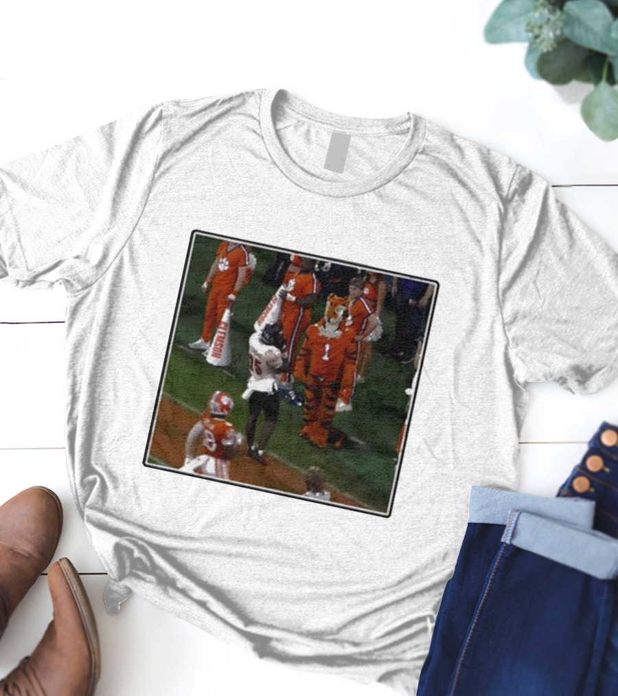 Louisville Victory Dance Night Night Celebration Against Clemson Tiger Mascot T-Shirt