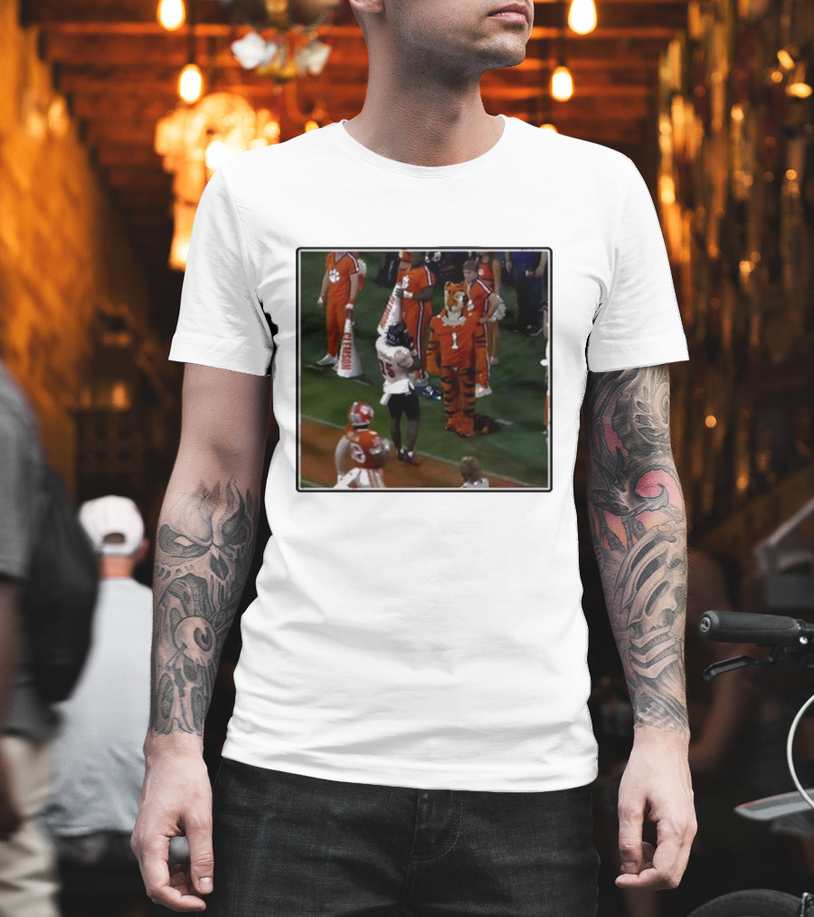 Louisville Victory Dance Night Night Celebration Against Clemson Tiger Mascot T-Shirt