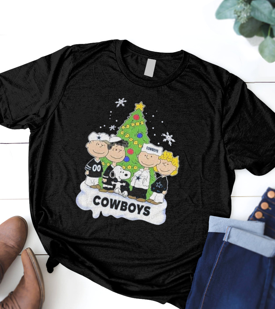Cowboys Christmas With Snoopy And Peanuts Friends Holiday Tree T-Shirt