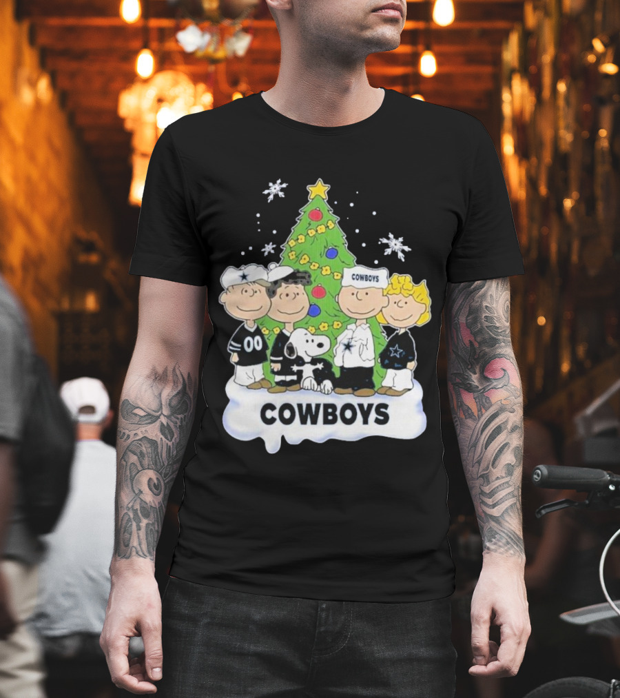 Cowboys Christmas With Snoopy And Peanuts Friends Holiday Tree T-Shirt