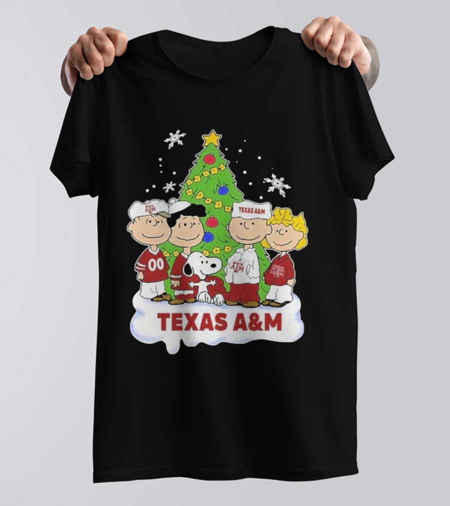 Texas A&M Aggies Christmas With Snoopy And Peanuts Characters T-Shirt