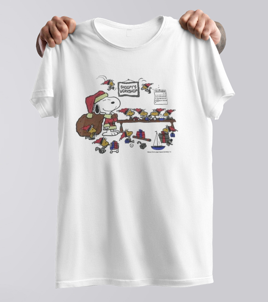 Snoopy's Workshop Peanuts Christmas Snoopy Santa Charlie Brown Woodstock Presents December Calendar T-Shirt