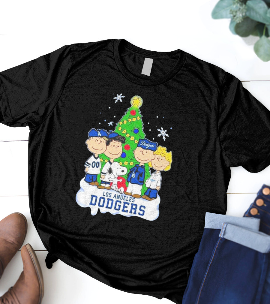 Los Angeles Dodgers Christmas With Snoopy And Peanuts Characters T-Shirt
