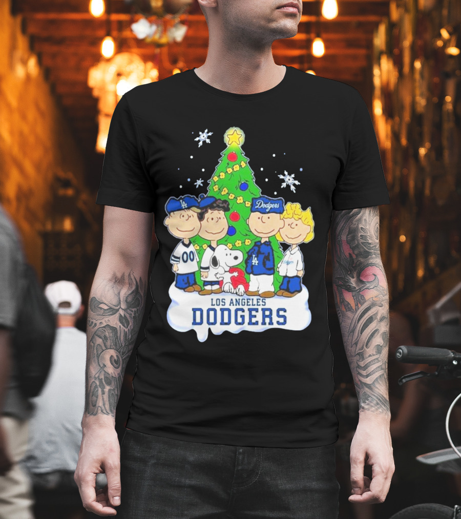 Los Angeles Dodgers Christmas With Snoopy And Peanuts Characters T-Shirt