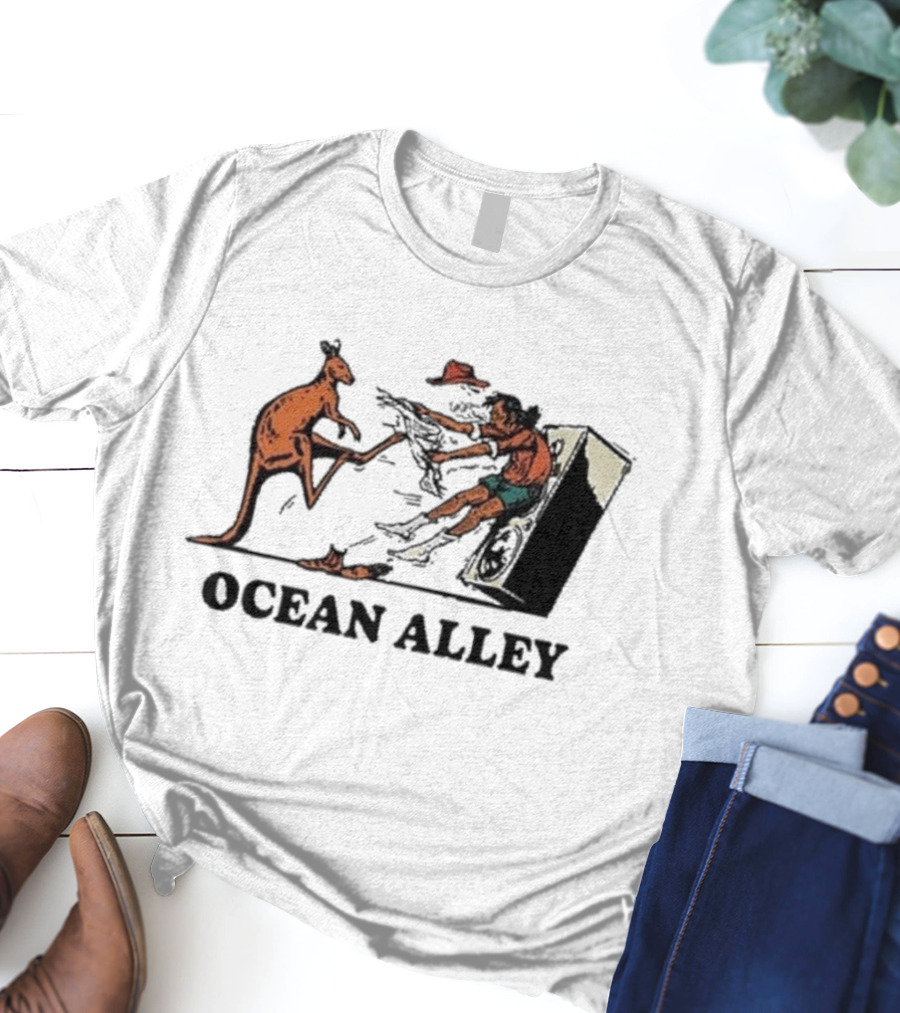 OCEAN ALLEY Kangaroo Laundry Kick T-Shirt