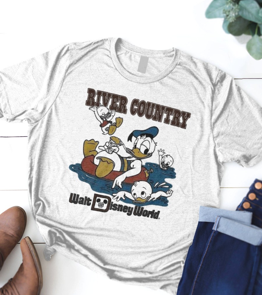 Walt Disney World River Country Duck Characters Floating Scene T-Shirt