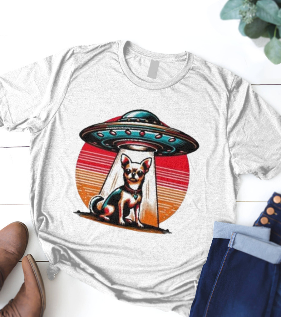 UFO Chihuahua Funny Alien Encounter Retro Sunset T-Shirt