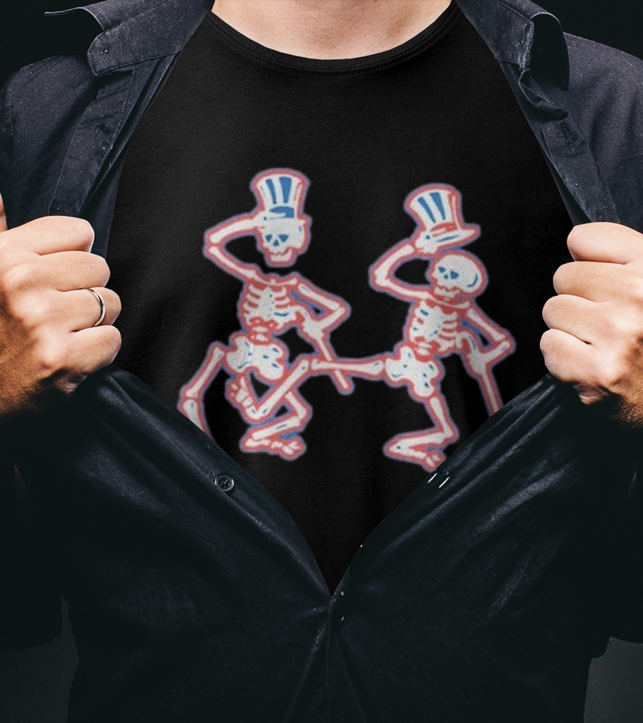 Grateful Dead Dancing Skeletons Patriotic Top Hat Skelly Duo T-Shirt