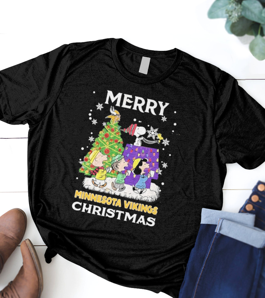 Merry Christmas Minnesota Vikings Snoopy Peanuts Holiday T-Shirt