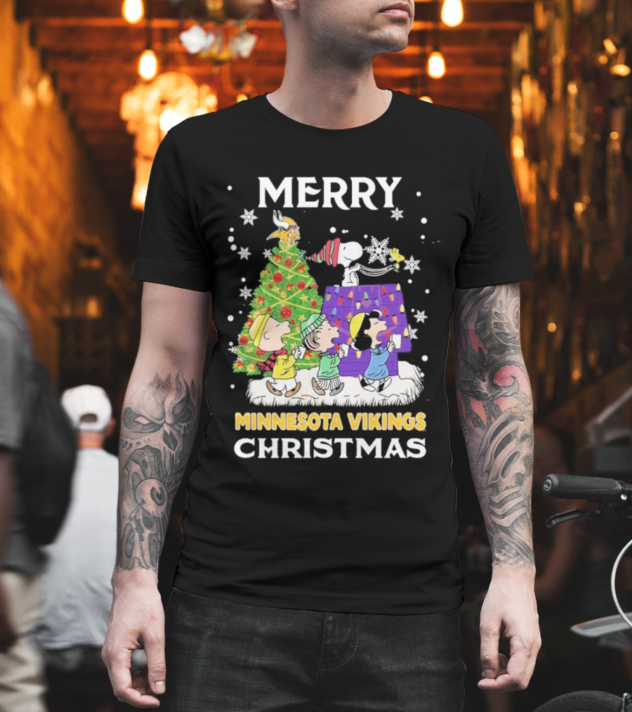 Merry Christmas Minnesota Vikings Snoopy Peanuts Holiday T-Shirt