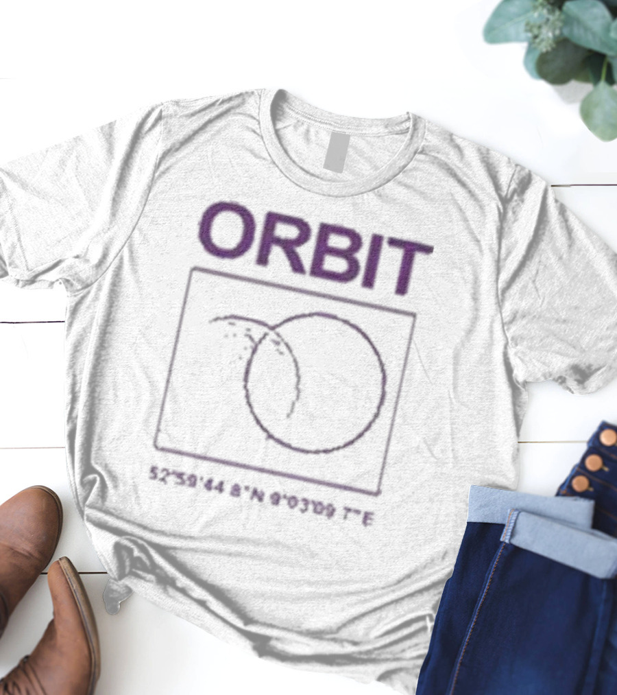 Orbitmusic Moon Orbit Coordinates 52°59'44.8N 9°03'09.7E T-Shirt