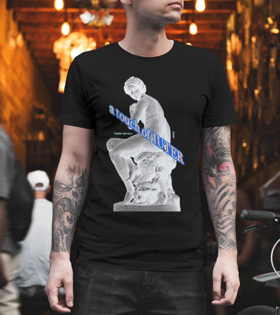 Nymph A Touch Of Iuter Collezione Primavera Estate 2025 Insieme Dal 2002 Statue T-Shirt