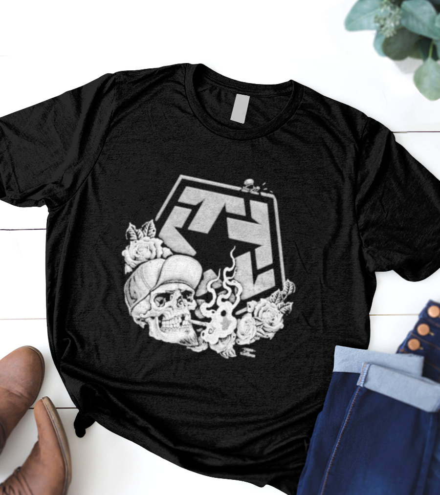 Tribal Gear Chuey Smoke Skull With Smoke And Roses T-Shirt