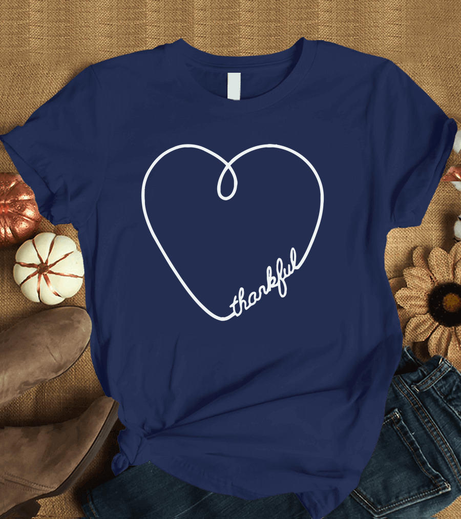 Thankful Script Heart Outline T-Shirt